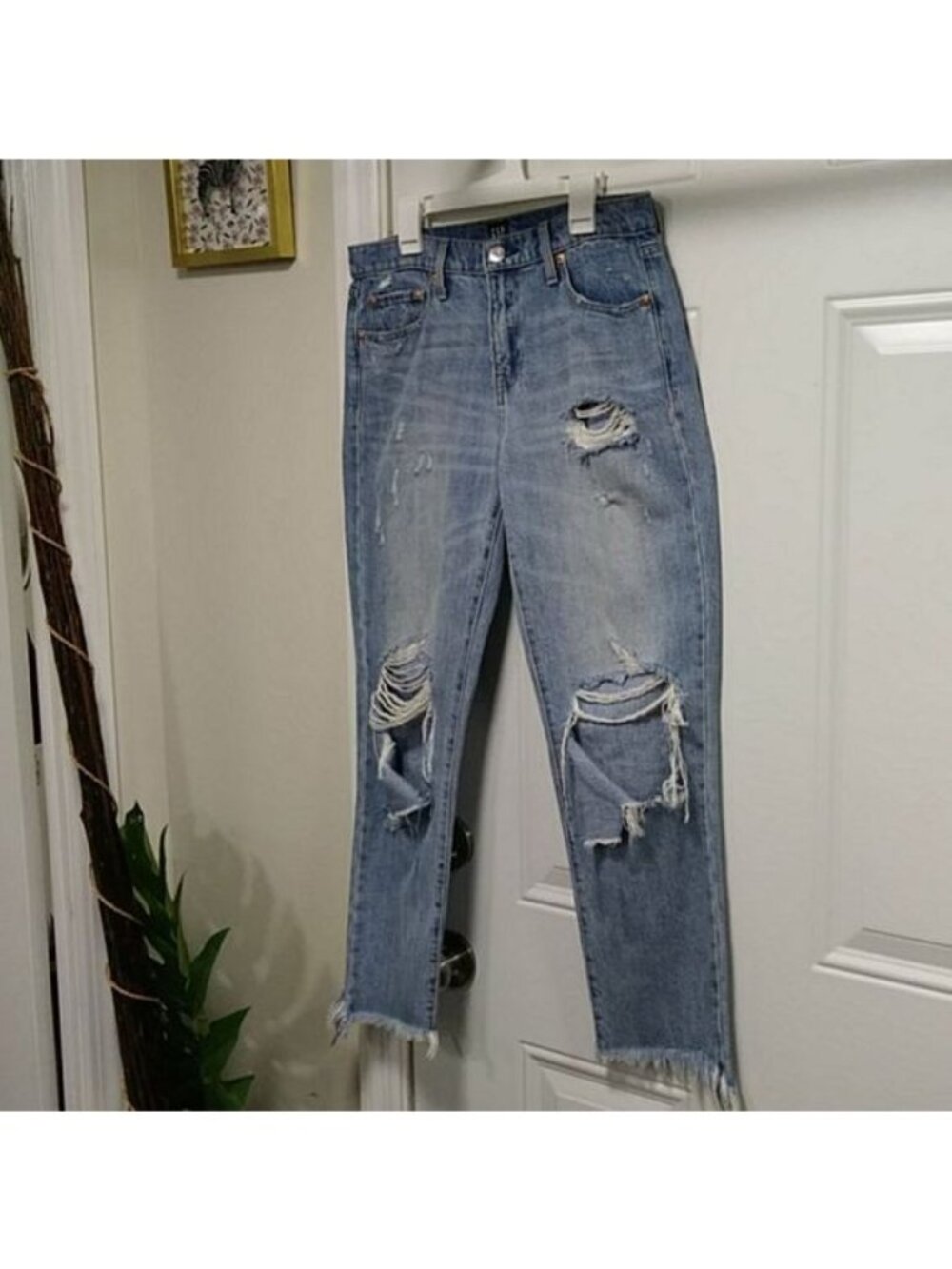 Gap Denim Best Girlfriend Distressed Jeans Size 26 Light Blue - Picture 9 of 13